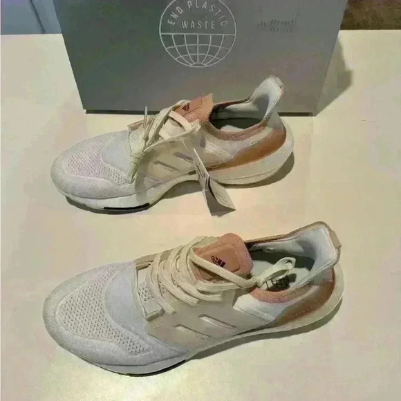 New adidas ultra boost 22 men’s running shoes size 8 - Picture 5 of 5